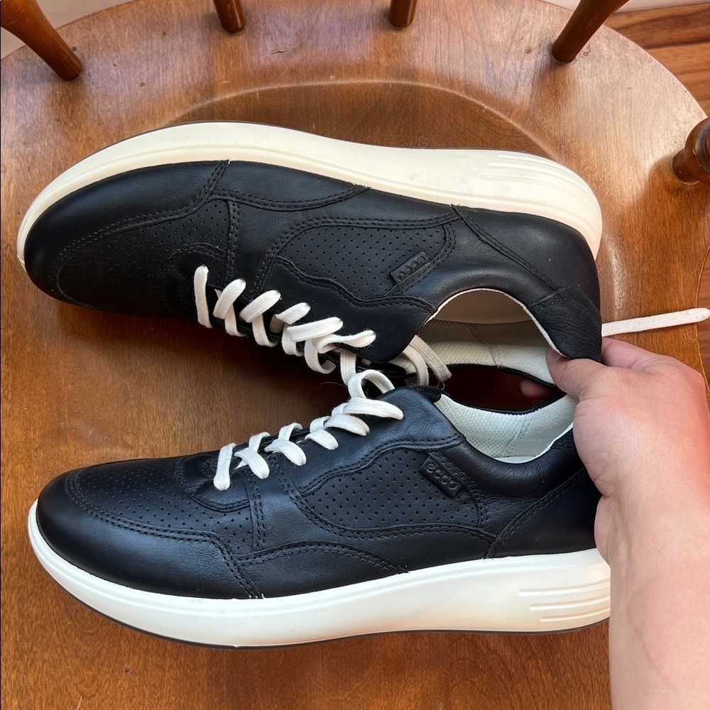 Women’s Ecco Black Leather Sneakers - Picture 5 of 7